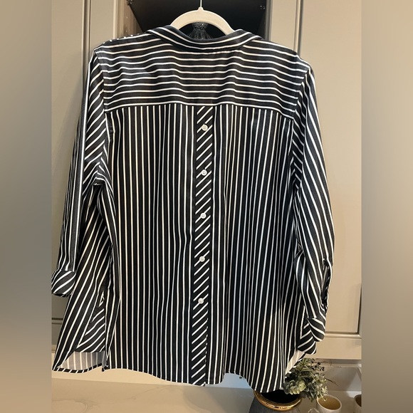 Chico’s partial button down no iron shirt with cute button detail on the back - Picture 2 of 5